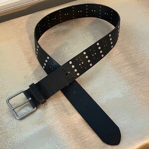 Calvin Klein Black Leather Belt Medium 31”- 35” Closure